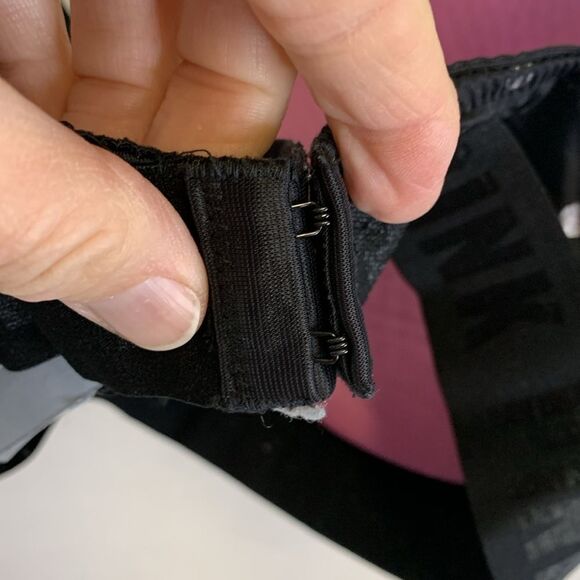 PINK Victoria’s Secret Black Silver Dot Detail Wireless Push-Up Bra Size 36C - Picture 5 of 8